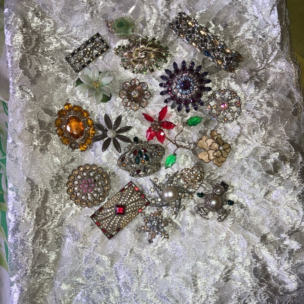 Assorted Floral and Gemstone Women’s Brooches - Multi-Color Set